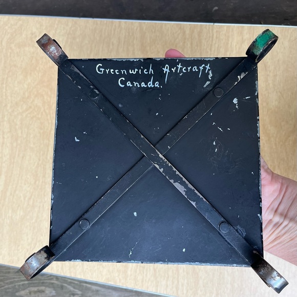 Vintage White Trillium Trivet - Picture 8 of 12